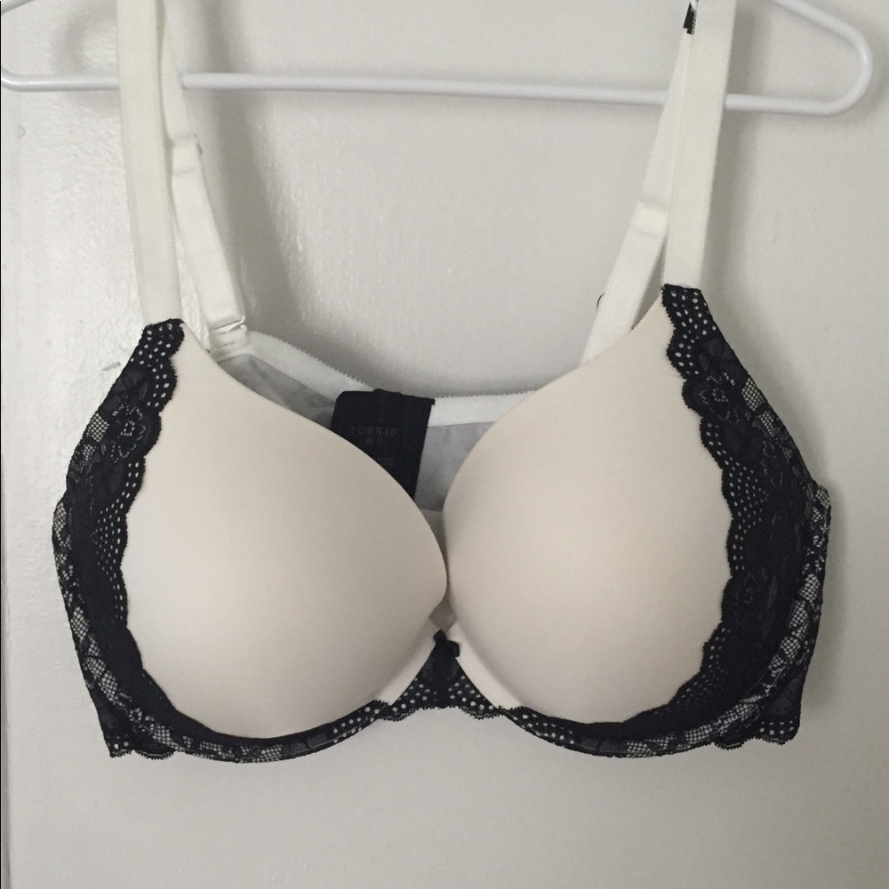 NWT 46D Torrid Plunge Push-Up Bra White & Black
